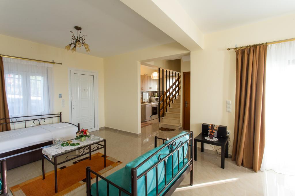 Villa Vera อาโยส นิกีตัส ภายนอก รูปภาพ